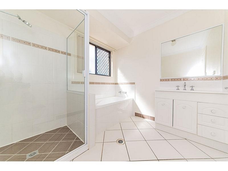 30 Connemara Drive, Kawana QLD 4701
